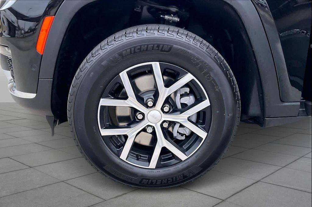 new 2025 Jeep Grand Cherokee L car, priced at $49,535
