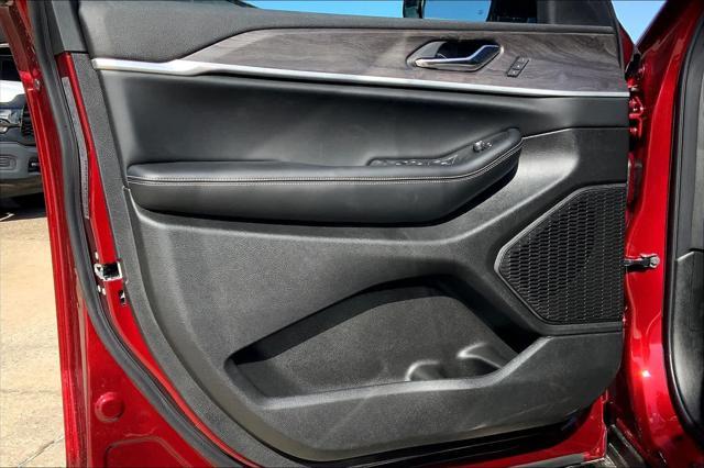 new 2025 Jeep Grand Cherokee L car, priced at $44,895