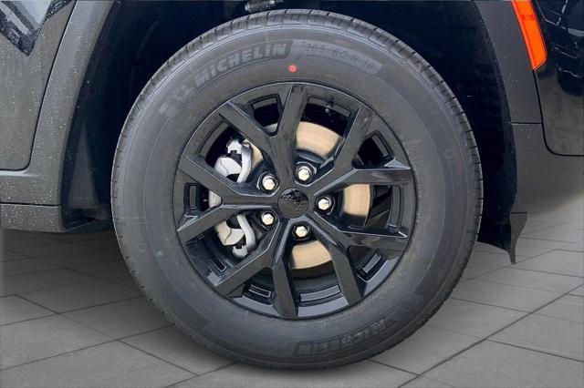 new 2025 Jeep Grand Cherokee car, priced at $40,380
