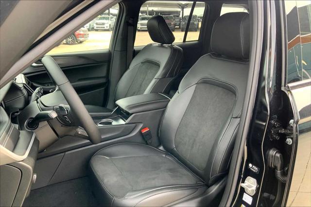 new 2025 Jeep Grand Cherokee car, priced at $40,380