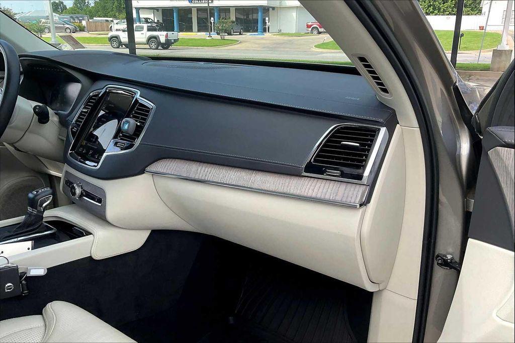 used 2022 Volvo XC90 car, priced at $36,999