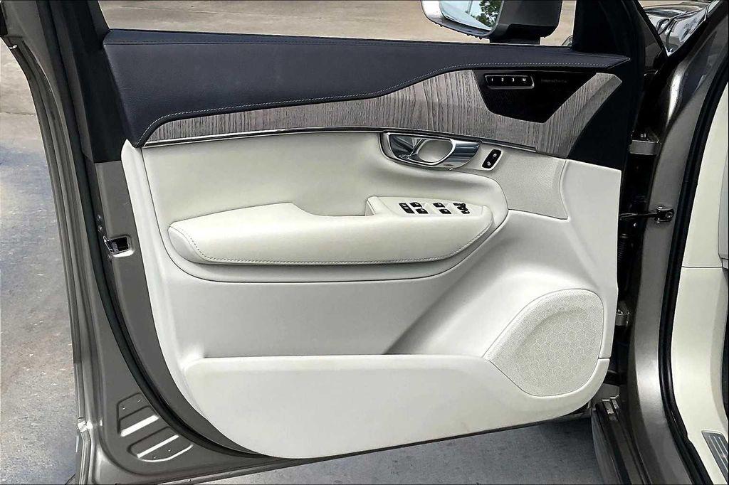 used 2022 Volvo XC90 car, priced at $36,999