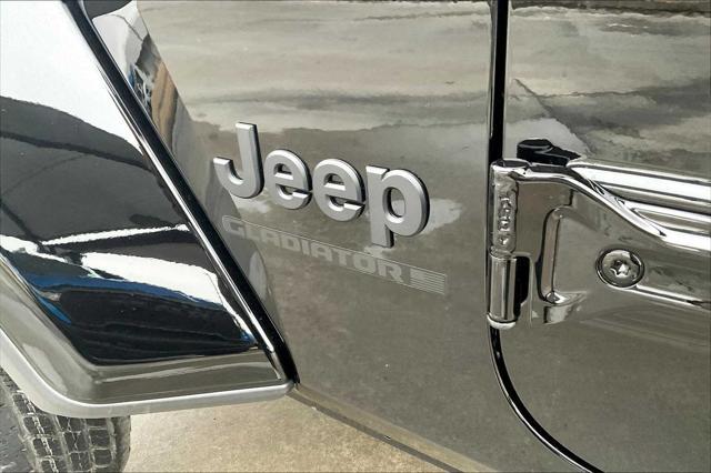 new 2025 Jeep Gladiator car, priced at $51,000