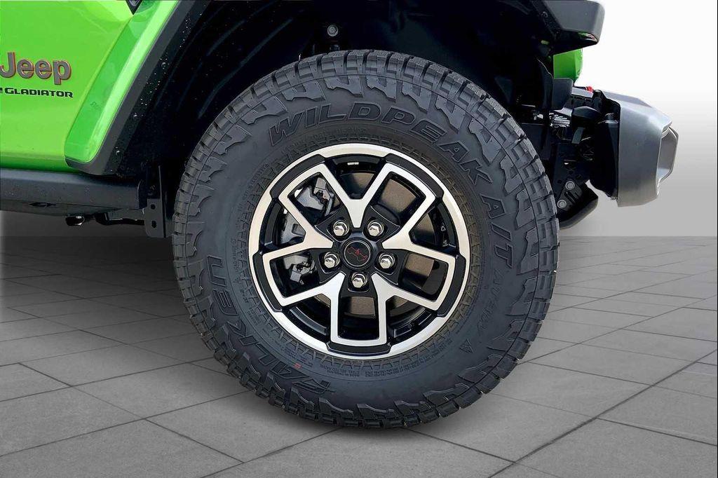 new 2025 Jeep Gladiator car, priced at $51,647