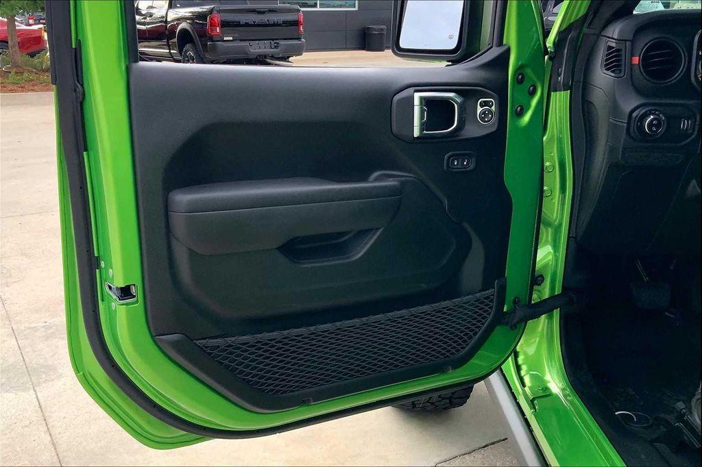 new 2025 Jeep Gladiator car, priced at $51,647