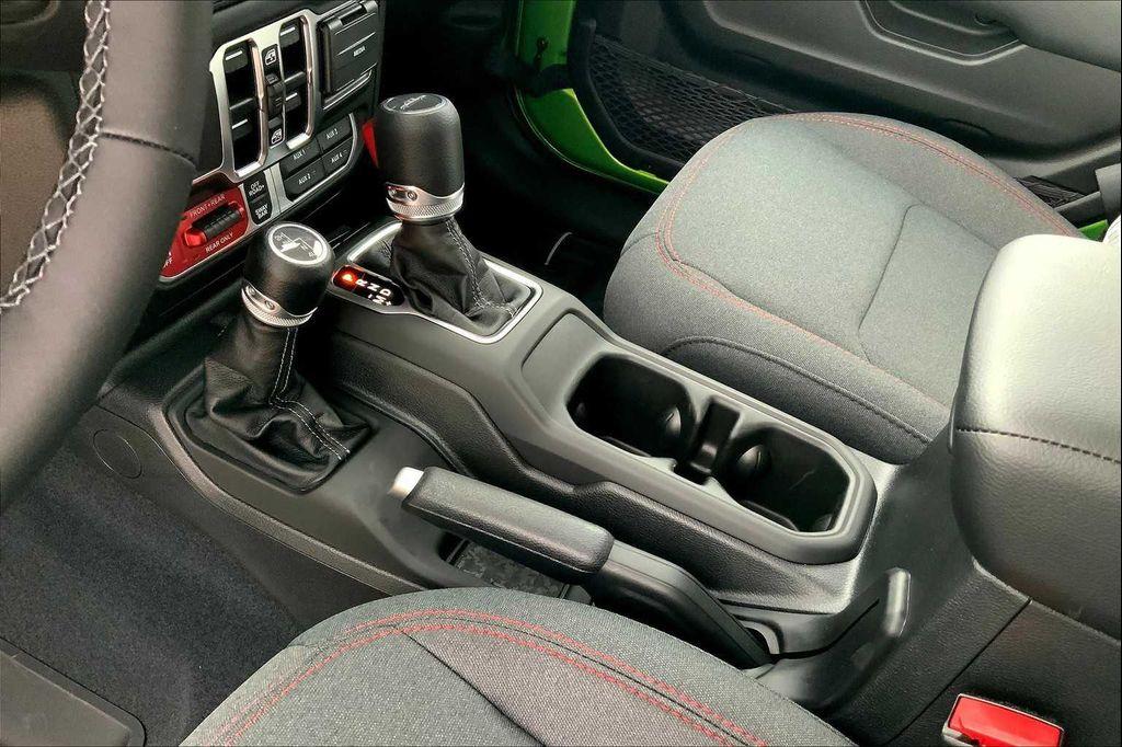 new 2025 Jeep Gladiator car, priced at $51,647