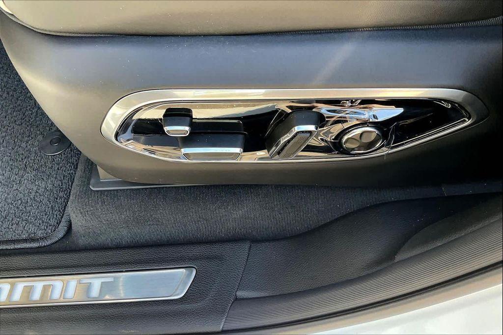 new 2025 Jeep Grand Cherokee L car, priced at $64,945