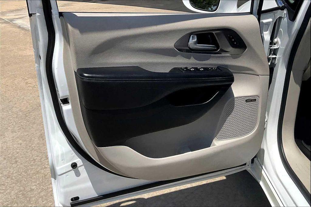 used 2018 Chrysler Pacifica car, priced at $17,999