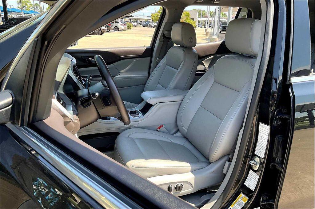 used 2023 GMC Acadia car, priced at $27,999