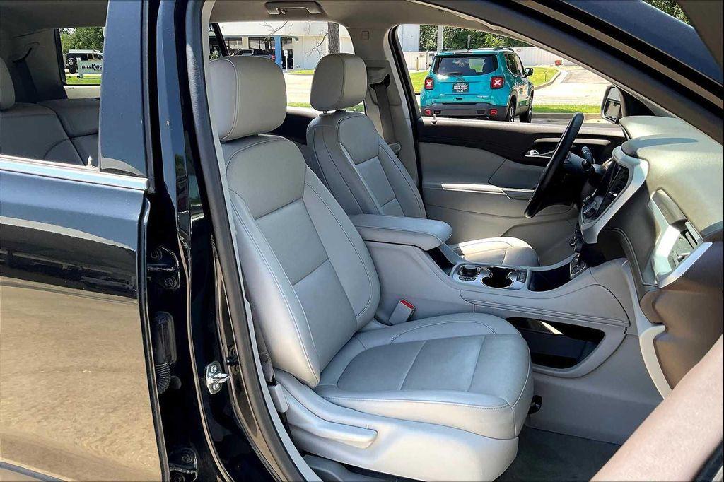 used 2023 GMC Acadia car, priced at $27,999