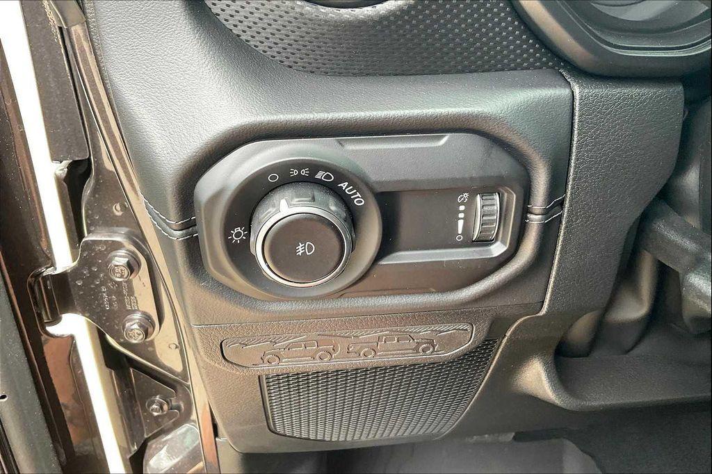 new 2025 Jeep Wrangler car, priced at $58,285