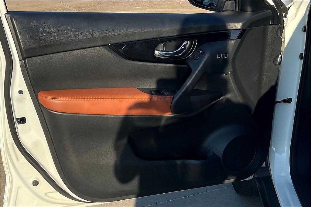 used 2018 Nissan Rogue car, priced at $13,499