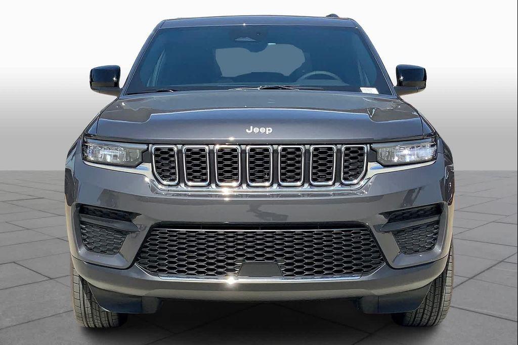new 2025 Jeep Grand Cherokee car, priced at $37,975