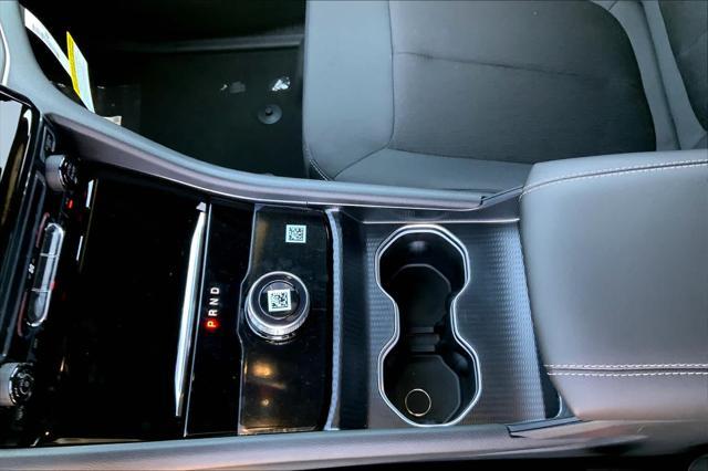 new 2025 Jeep Grand Cherokee car, priced at $37,875