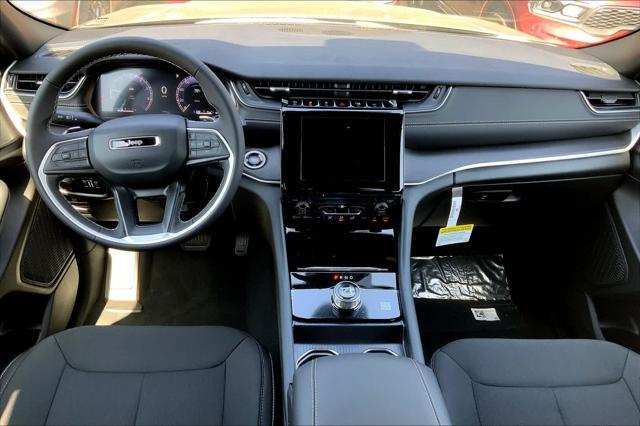 new 2025 Jeep Grand Cherokee car, priced at $37,875