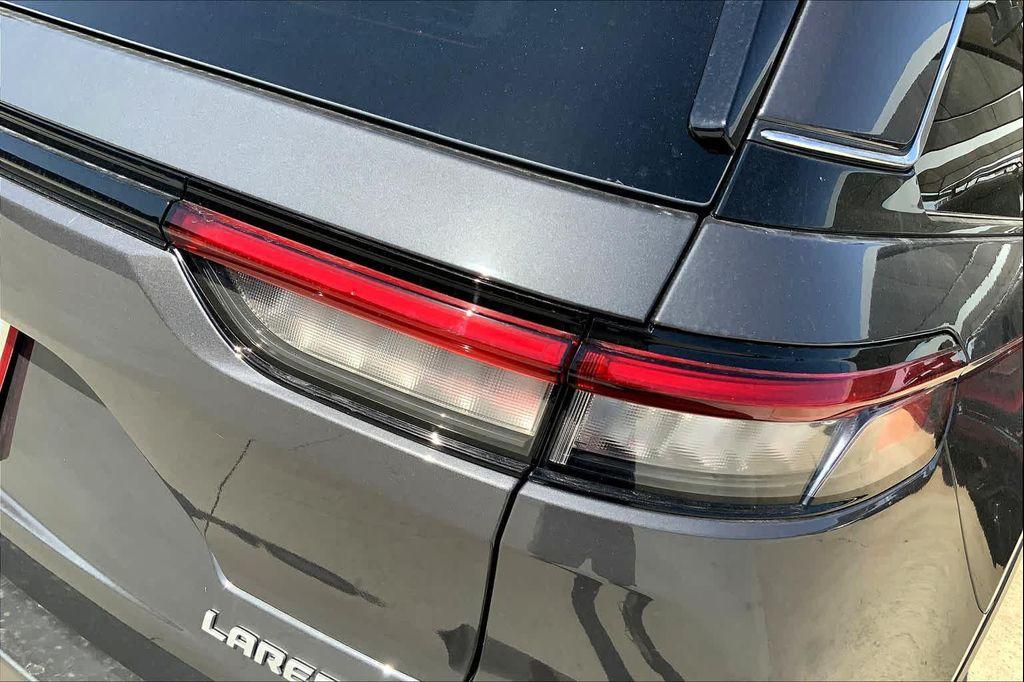 new 2025 Jeep Grand Cherokee car, priced at $37,975