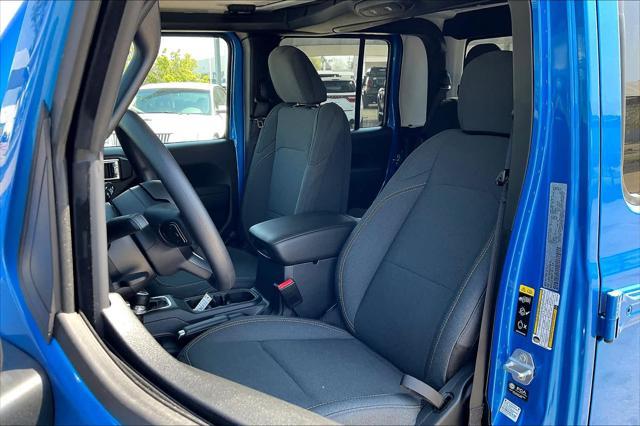 new 2025 Jeep Gladiator car, priced at $43,330