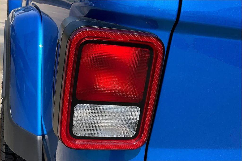 new 2025 Jeep Gladiator car, priced at $43,330