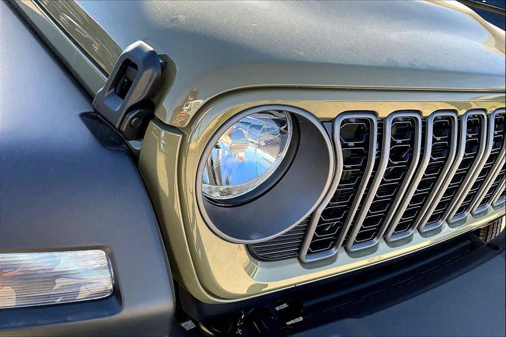 new 2026 Jeep Wrangler car, priced at $36,265