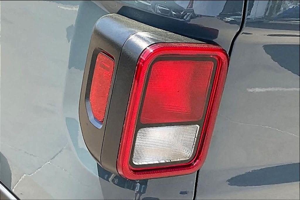 new 2025 Jeep Gladiator car, priced at $43,330