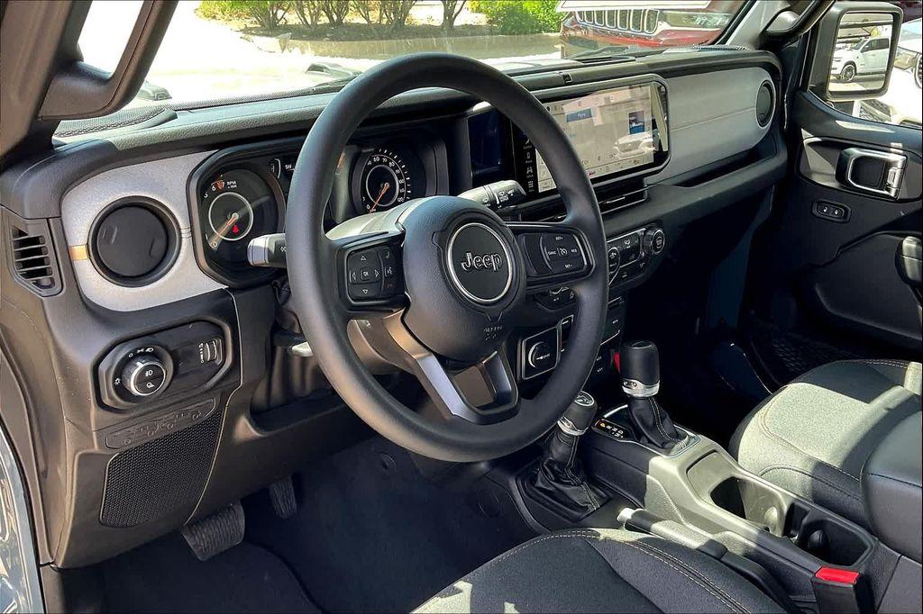 new 2025 Jeep Gladiator car, priced at $43,330