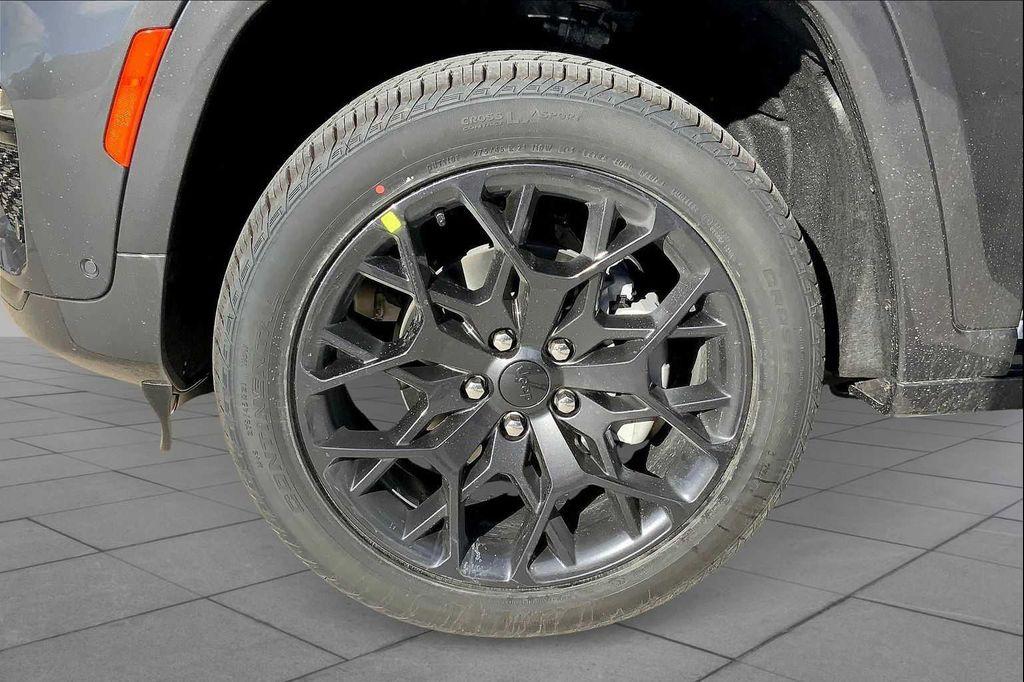 new 2025 Jeep Grand Cherokee car, priced at $57,015