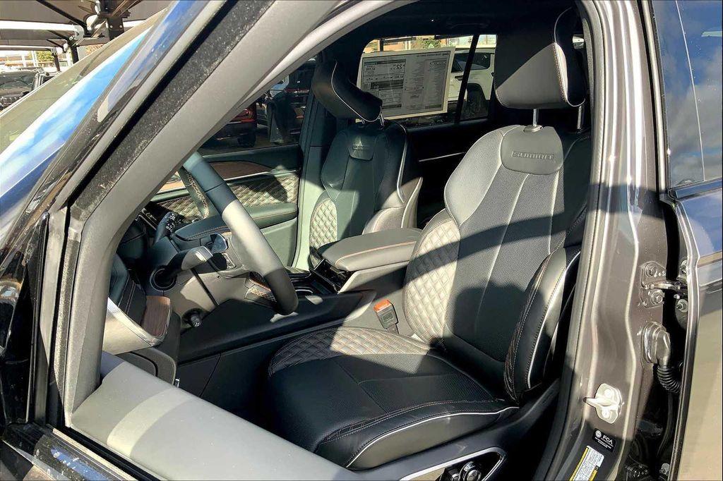 new 2025 Jeep Grand Cherokee car, priced at $57,015