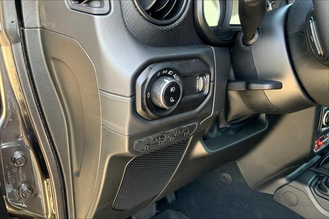 new 2025 Jeep Gladiator car, priced at $53,600