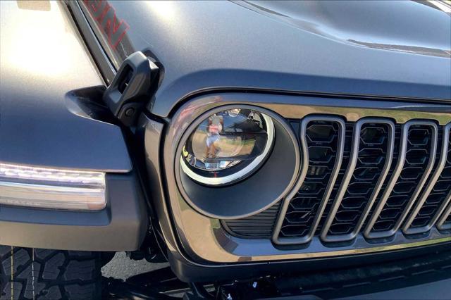 new 2025 Jeep Gladiator car, priced at $53,600