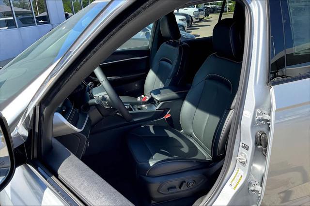 new 2025 Jeep Grand Cherokee car, priced at $48,000