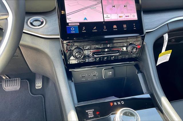 new 2025 Jeep Grand Cherokee car, priced at $48,000