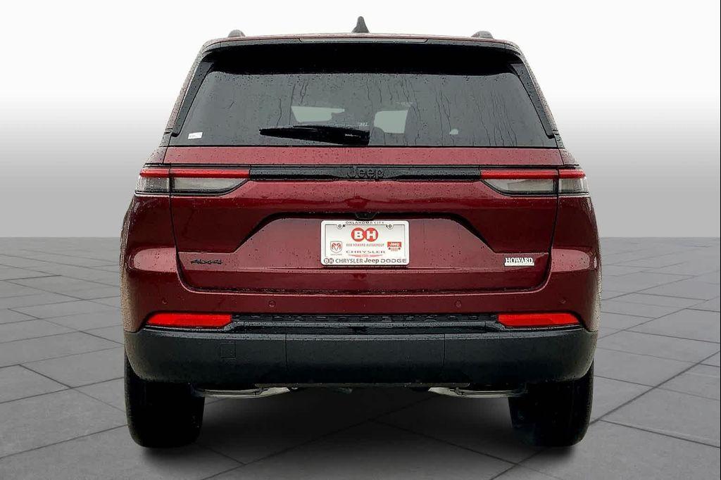new 2025 Jeep Grand Cherokee car, priced at $42,806
