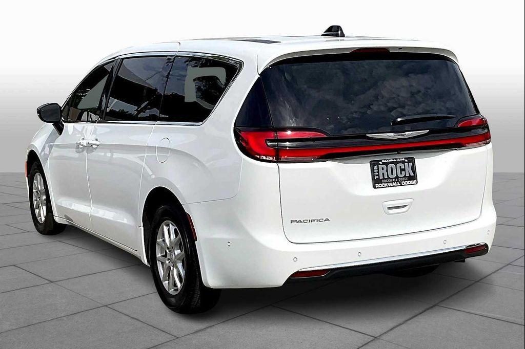 new 2025 Chrysler Pacifica car, priced at $45,725