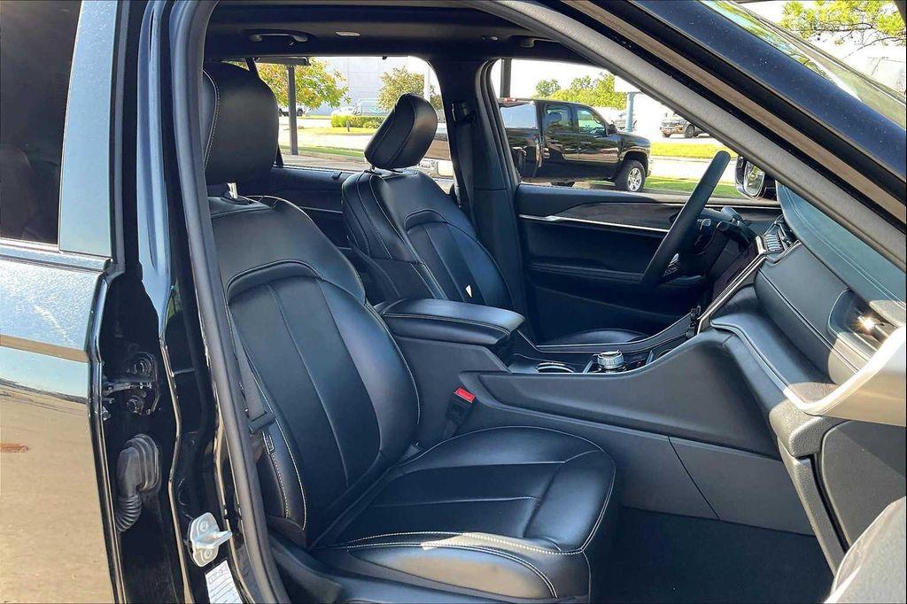 used 2024 Jeep Grand Cherokee L car, priced at $37,999