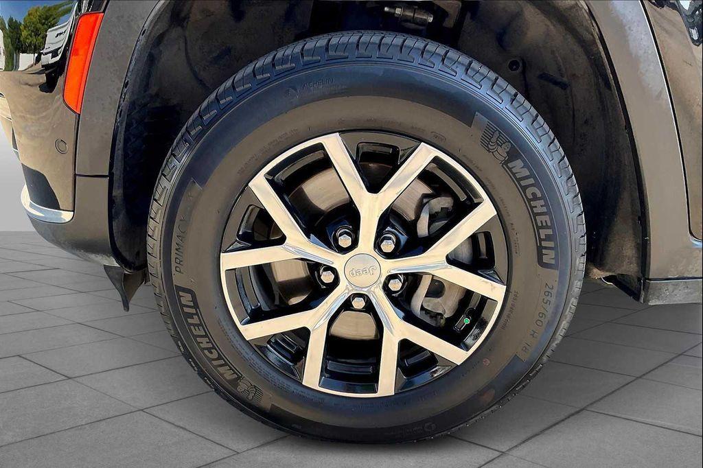 used 2024 Jeep Grand Cherokee L car, priced at $37,999