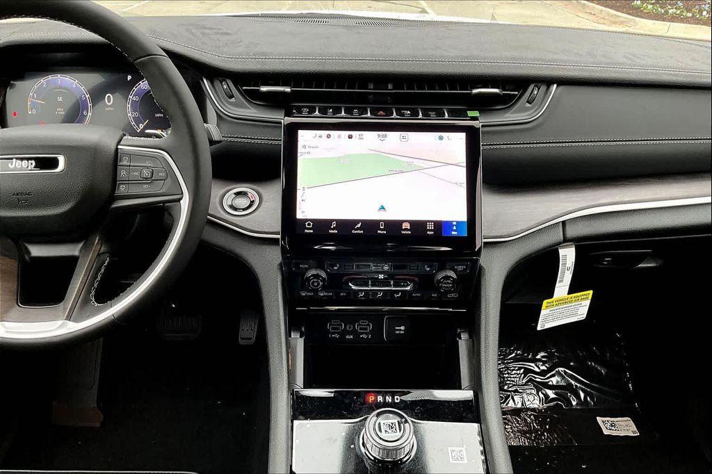 new 2025 Jeep Grand Cherokee car, priced at $44,825