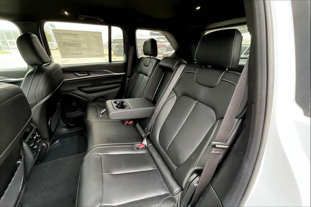 new 2025 Jeep Grand Cherokee car, priced at $44,825