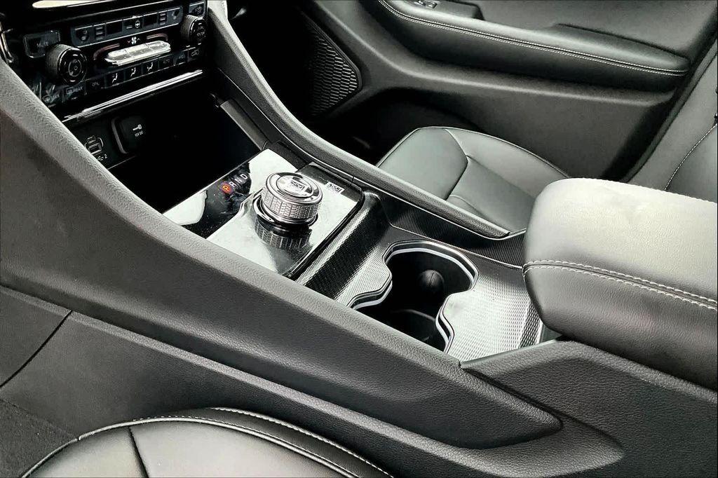 new 2025 Jeep Grand Cherokee car, priced at $44,825