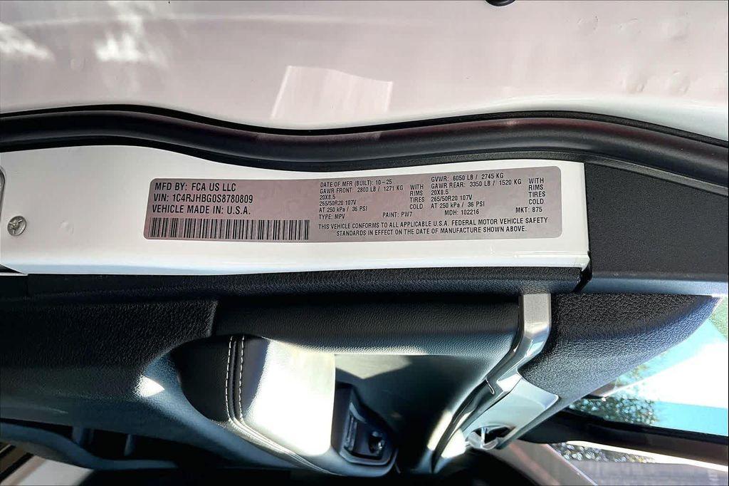 new 2025 Jeep Grand Cherokee car, priced at $44,825