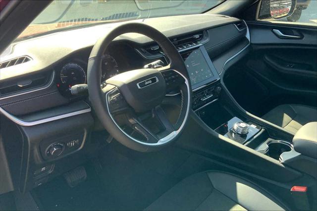 new 2025 Jeep Grand Cherokee car, priced at $40,380