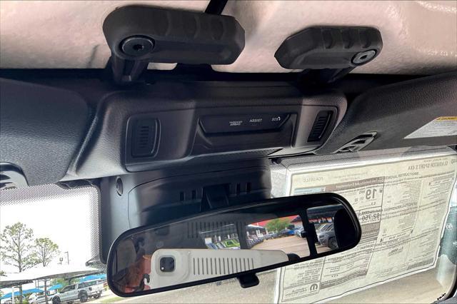 new 2025 Jeep Gladiator car, priced at $48,900