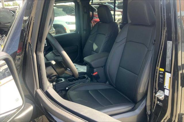new 2025 Jeep Gladiator car, priced at $45,255