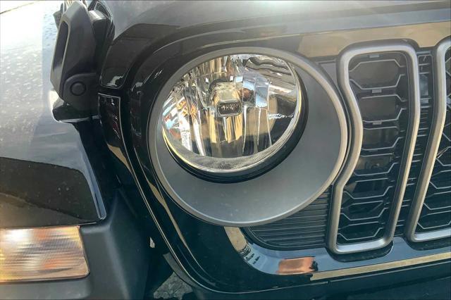 new 2025 Jeep Gladiator car, priced at $45,255