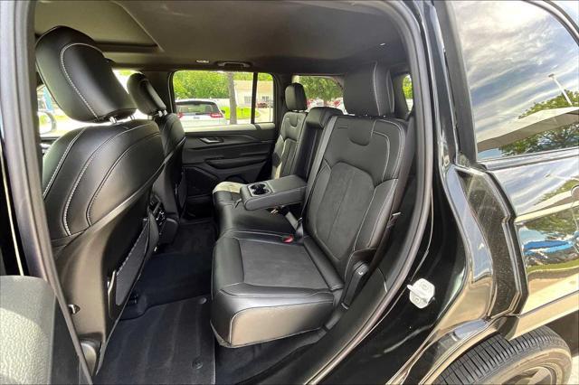 new 2025 Jeep Grand Cherokee car, priced at $46,000