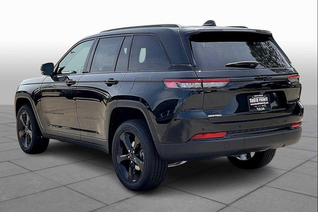 new 2025 Jeep Grand Cherokee car, priced at $45,875