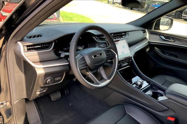 new 2025 Jeep Grand Cherokee car, priced at $44,495