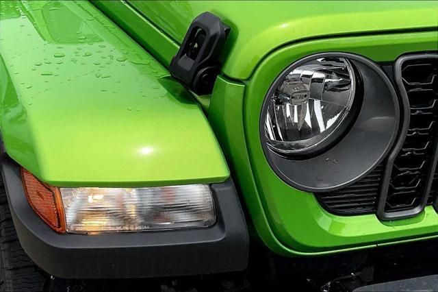 new 2025 Jeep Gladiator car, priced at $45,000