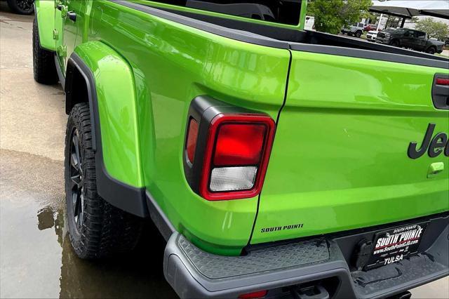 new 2025 Jeep Gladiator car, priced at $45,000
