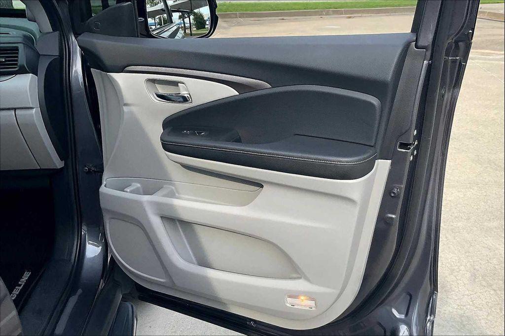 used 2022 Honda Ridgeline car, priced at $31,499