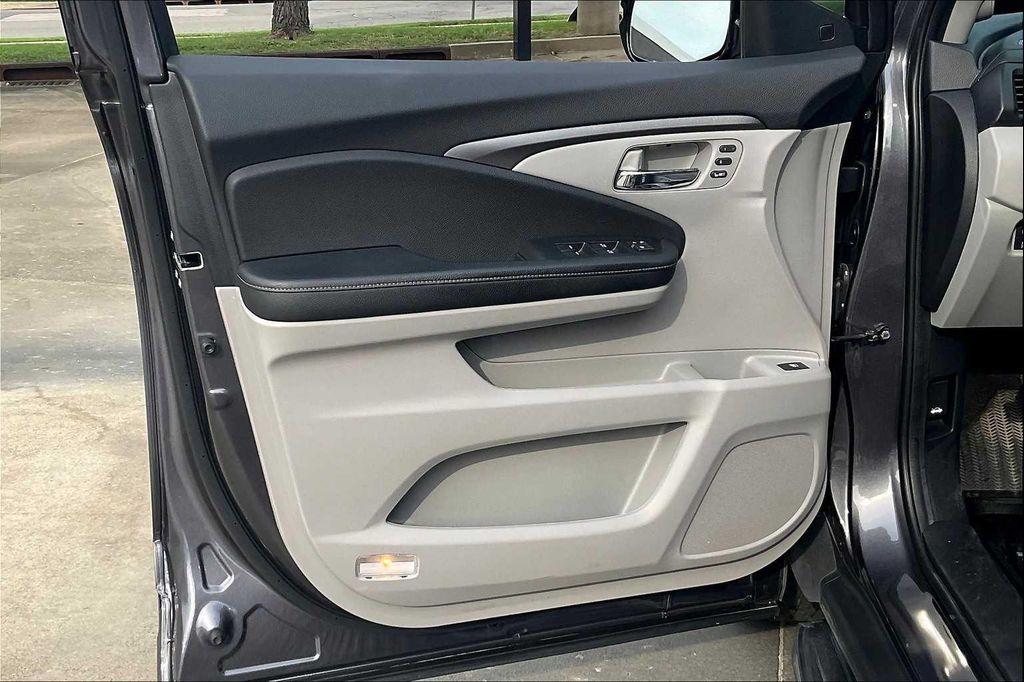 used 2022 Honda Ridgeline car, priced at $31,499